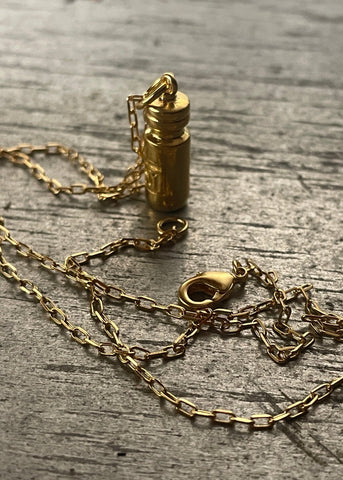 Necklace Bidon